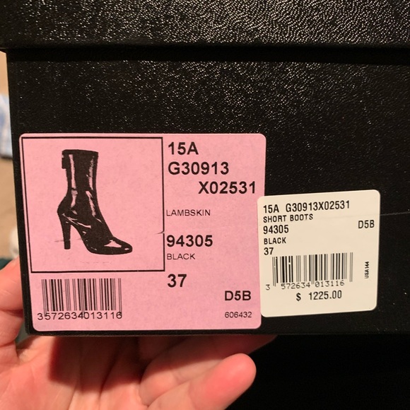 Chanel short lambskin boot - Picture 7 of 7